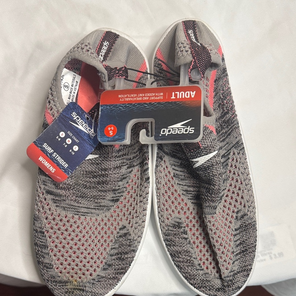 Speedo Men's Athletic Shoes in Gray and Pink